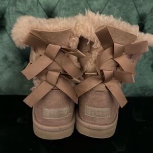 Girls Ugg Bailey boots sz 1 light pink